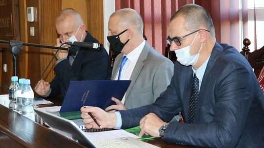 Radni zapytają burmistrza m.in. o szkoły i naliczanie opłat za śmieci