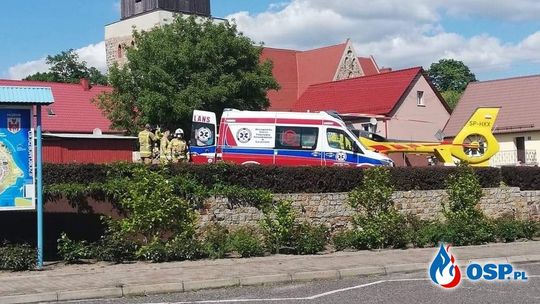 Ratowali mężczyźnie życie 8 metrów nad ziemią