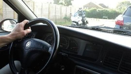 Razem pili, a potem ją okradł