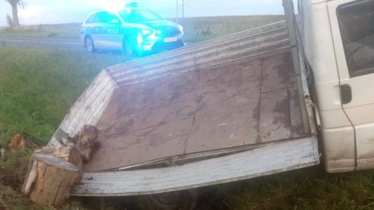 Recydywista wjechał do rowu i zniknął. Jak odnaleźli go policjanci? Recydywista wjechał do rowu i zniknął. Jak odnaleźli go policjanci?