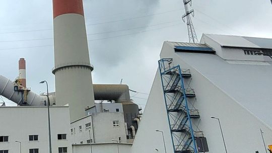 Redukcja zatrudnienia w Elektrowni Dolna Odra. Fala odejść i programy wsparcia dla pracowników