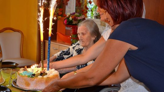 Regina Tymoszewicz dostała kwiaty i list od premier Beaty Szydło