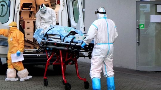 Rekord zakażeń w naszym powiecie. Coraz więcej ludzi w szpitalach