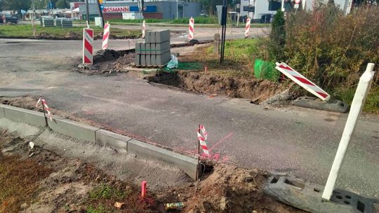 Remont uniemożliwia przejazd śmieciarki, karetki czy wozu strażackiego - skarży się czytelniczka Remont uniemożliwia przejazd śmieciarki, karetki czy wozu strażackiego - skarży się czytelniczka