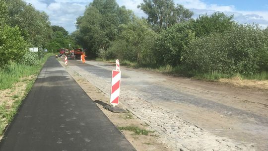 Remontują drogę na Międzyodrzu. Zakończą w terminie? Remontują drogę na Międzyodrzu. Zakończą w terminie?