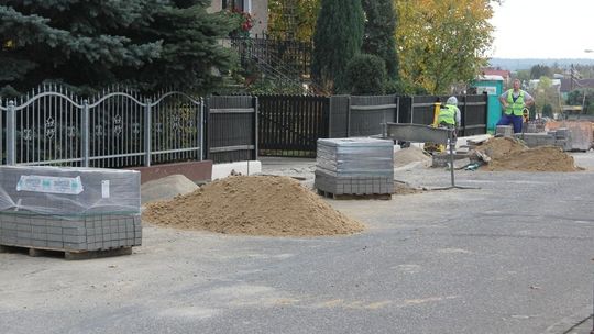 Robią chodnik na Mickiewicza