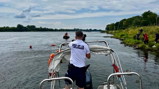 Rodzice utopili się, gdy próbowali ratowali córeczkę. Źle ratowane dziecko zatapia ratujących