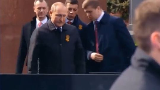 Rosja świętuje, a Putin bredzi o operacji specjalnej w Ukrainie