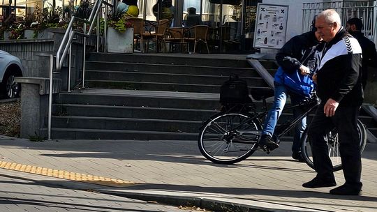 Rowerem na majówkę 2026. Poznaj aktualny taryfikator i zasady bezpiecznej jazdy