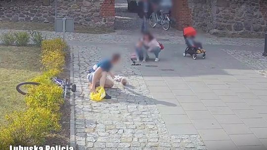 Rowerzysta wjechał w 7-letnią dziewczynkę i uciekł. Nagrała to kamera [FILM]