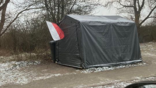 Rozbijanie namiotu na terenie parków krajobrazowych jest przecież zabronione