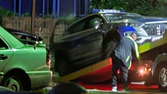 Rozbili policyjny radiowóz [ZDJĘCIA]