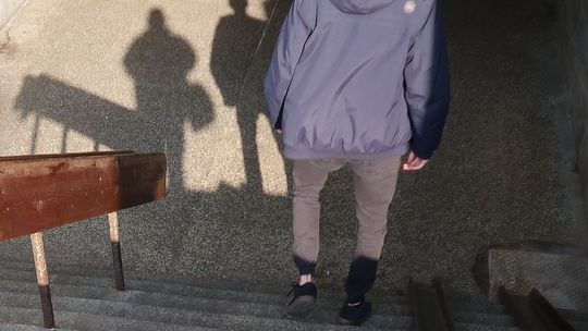 Rozbój w przejściu koło dworca. Wyrywał torebkę i psiknął w ofiarę gazem