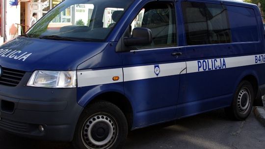 Rozpijał i dawał narkotyki nieletniej. Wpadł w ręce policji