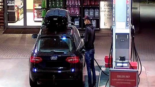 Rozpoznajesz tego mężczyznę? Zadzwoń – policja prosi o pomoc [FOTO, WIDEO]