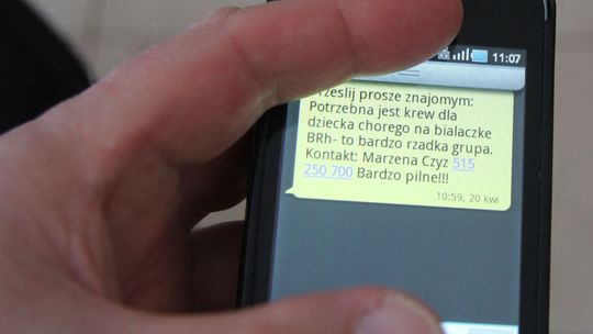 Rozprzestrzenia się jak plaga. Zatruwający SMS trafił na policję