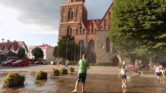 Rozstawią kurtyny wodne w upały? Burmistrz odpowiada czytelnikom igryfino 