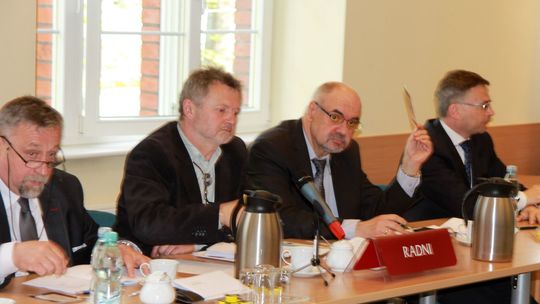 Rozwiązali umowę z dyrektorką