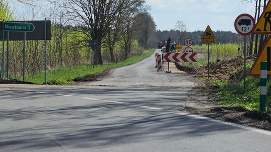 Ruszył remont drogi Mieszkowice – Macierz: Kierowcy, noga z gazu i oczy dookoła głowy!