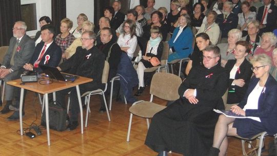 Sala wypełniona po brzegi