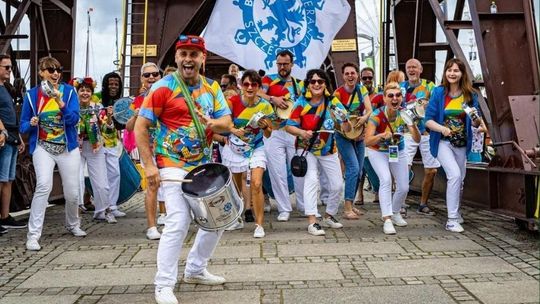 Samba na ulicach miasta. Program imprezy „Głos i Rytm Brazylii”