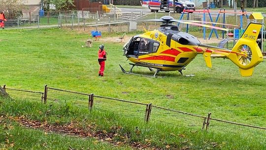 Samochodem jechała para. Zabrał go śmigłowiec LPR