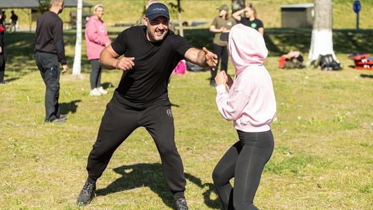 Samoobrona kobiet - ruszają zapisy na bezpłatne treningi w Gryfinie Samoobrona kobiet - ruszają zapisy na bezpłatne treningi w Gryfinie