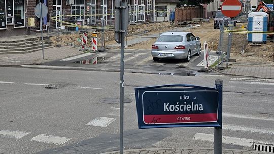 Samozwańczy strażnik Gryfina postrachem źle parkujących i... policjantów drogówki