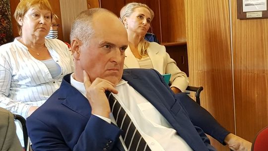 Sawaryn poszedł po rozum do głowy. Zorganizuje sesję zdalną