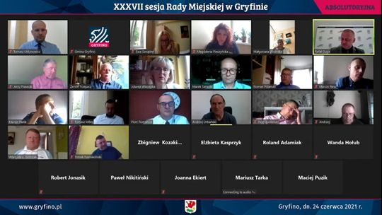 Sawaryn potulny jak baranek liczy na absolutorium. Sesja na żywo