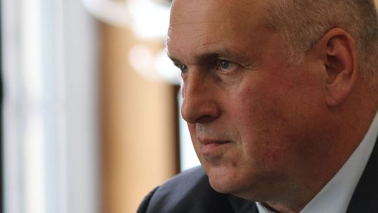 Sawaryn zwołuje nadzwyczajną sesję. Co mu tak bardzo zależy?