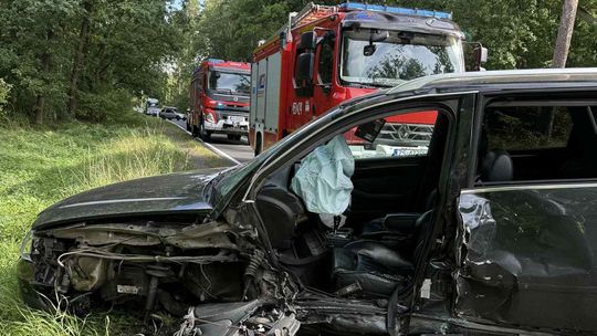 Ściął zakręt i wjechał na pojazd jadący z naprzeciwka