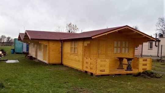 Sekcja kajakarska bez zaplecza socjalnego. Domki postawili, ale korzystać z nich nie można