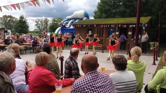 Show na koniach, ścianka wspinaczkowa i dzik z grilla - zaproszenie na majówkę