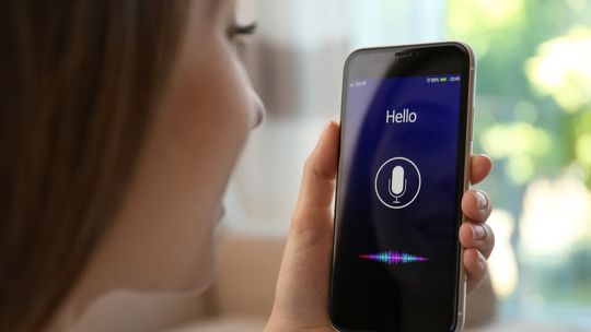 Siri po polsku na najwyższym szczeblu. Czy premier Donald Tusk przekonał szefów Apple
