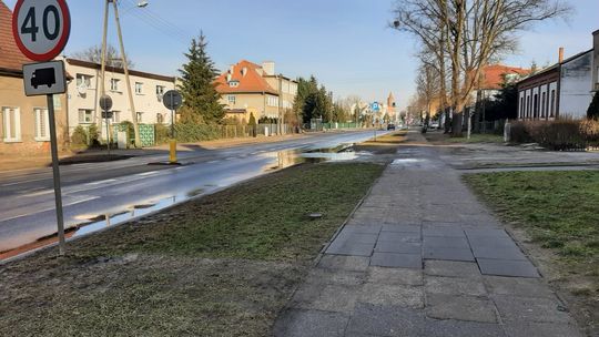 Skąd te kałuże na Łużyckiej?