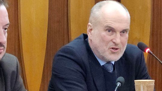 Skandal kadrowy w Gryfinie. Czy burmistrz złamał prawo zatrudniając polityka PiS bez konkursu