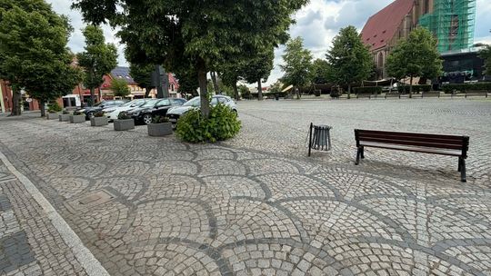 Skandal w Chojnie: Parking przy Centrum Kultury tylko dla swoich i ukryte dokumenty