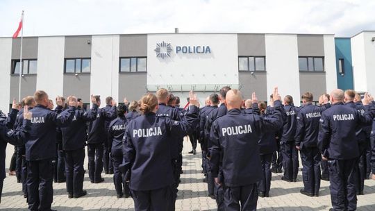 Policjanci imprezowali z przebierankami. Odebrano to jako skandal i wydalono z kursu