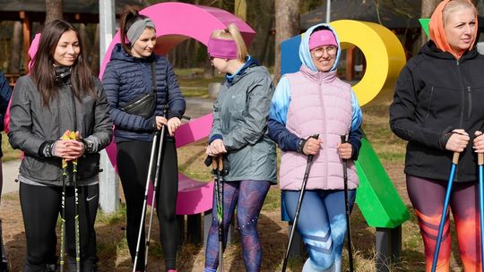 Skarby ukryte w zielonej infrastrukturze: rajd nordic walking połączył sport z ekologią Skarby ukryte w zielonej infrastrukturze: rajd nordic walking połączył sport z ekologią