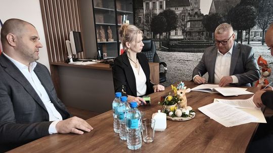 Skarga na burmistrza dotyczy jego zastępcy i sekretarza