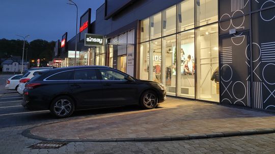 Sklep w nowym kompleksie z opóźnieniem. Zobacz plany