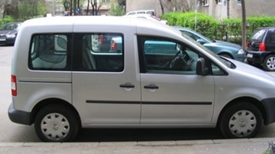 Skradli samochód ze sprzętem z domu kultury. Pomóżmy go odnaleźć