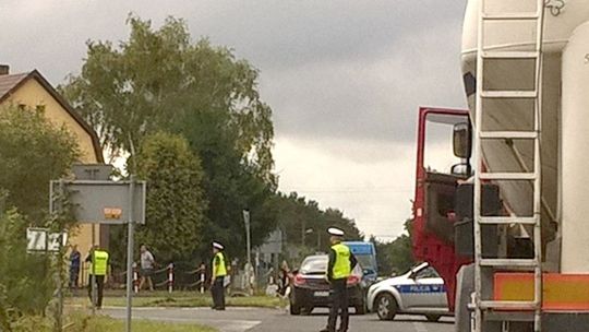 Skuterem wpadł pod ciężarówkę