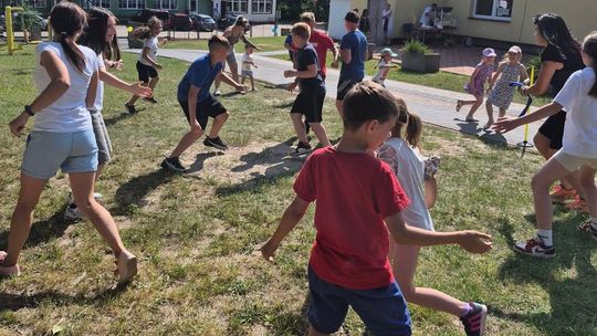 Słońce, śmiech i strażacki wąż – to był dzień, który zostanie w pamięci na długo! Słońce, śmiech i strażacki wąż – to był dzień, który zostanie w pamięci na długo!