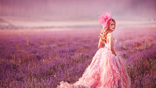 Ślub w czerwieni czy wesele rodem z Alicji w Krainie Czarów? 