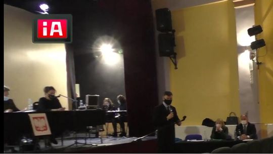 Słychać jeden wielki bełkot! 