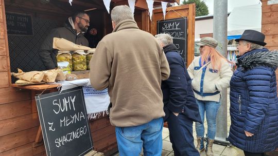 Smaczne i zdrowe produkty można było kupić na niedzielnym targu [FOTO]