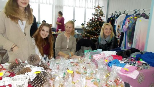 Smakowitości i kolorowe cudeńka na kiermaszu