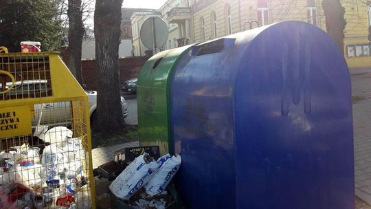 Śmietnik pod UMiG Śmietnik pod UMiG